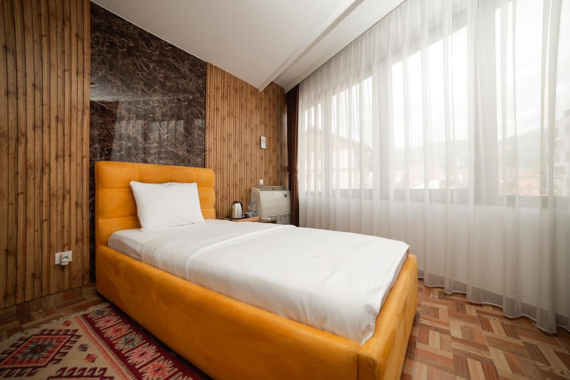 Hotel Denis 프리즈렌 외부 사진